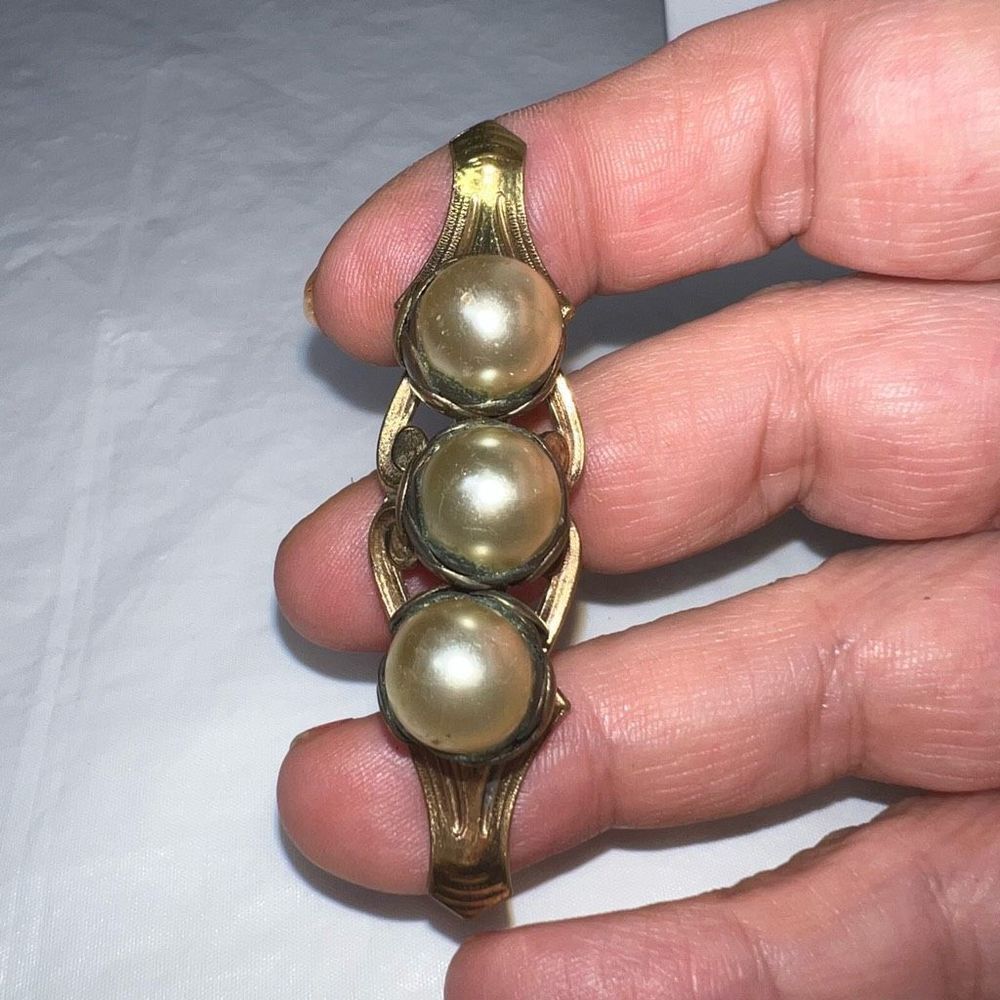 Paul Sargent Originals Vintage Gold Tone And Faux Pearl Brooch